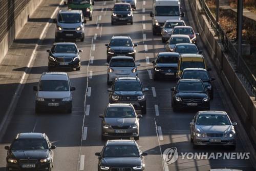 프랑스 등 EU 8개 회원국, 자동차 배기가스 추가 제한에 '반대'