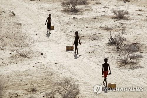 "아프리카의 뿔 지역 수백만 명 기아 비상사태"[WFP]