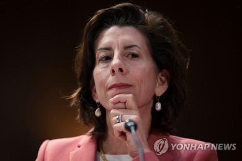 美상무장관, 中 회담서 '美기업 제재' 우려 표명