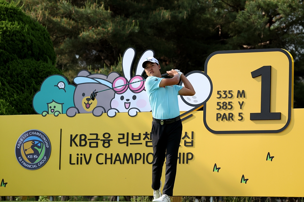 스크린골프 최강 김민수, KPGA 코리안투어 대회 이틀 연속 선두(종합2보)