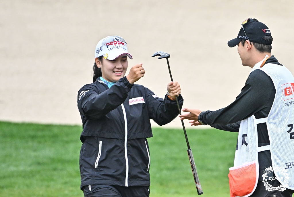 박지영·방신실·김희지, KLPGA 투어 E1 채리티오픈 2R 공동 1위