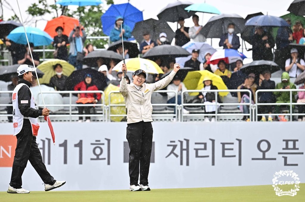 KLPGA 투어 '스타 탄생' 방신실 "연예인이 된 기분이에요"