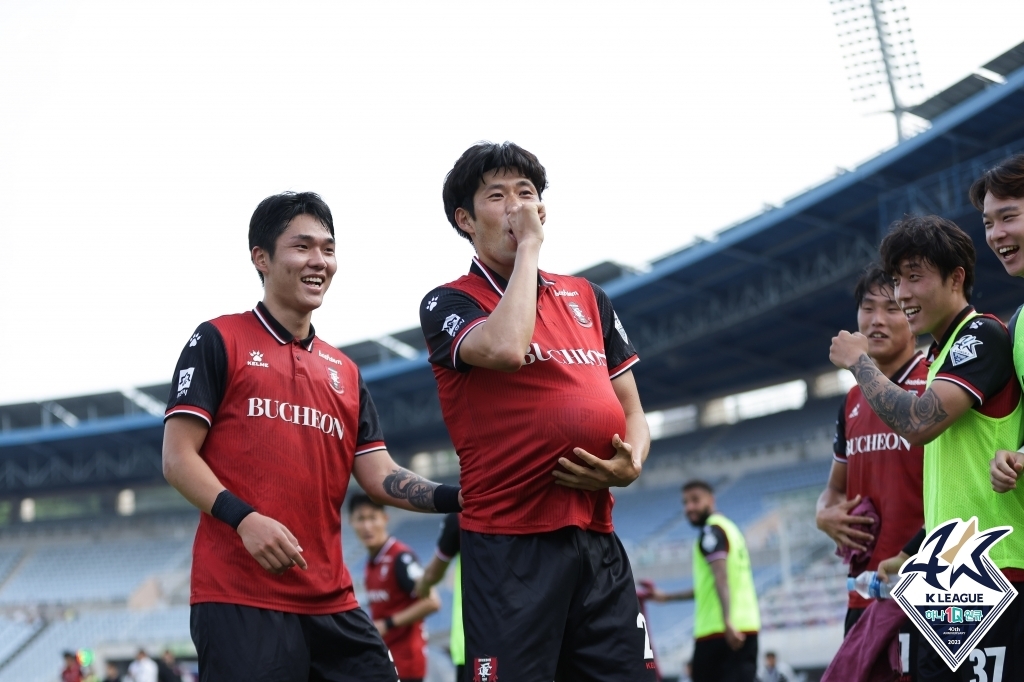 K리그2 부천, 2-0 완승…김포는 13경기 만에 시즌 첫 패