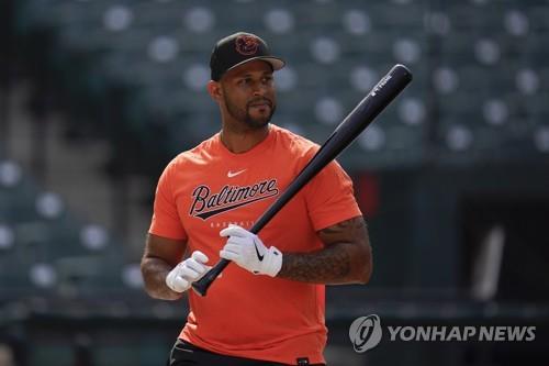 MLB 볼티모어, IL 오른 멀린스 대신 양키스서 방출된 힉스 영입