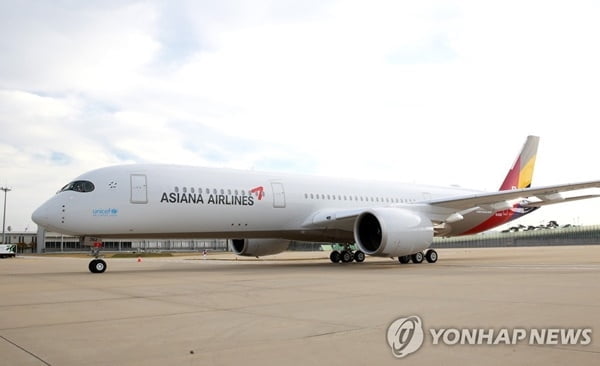 아시아나항공 요즘 왜 이러나…200명 태워놓고 '결항'