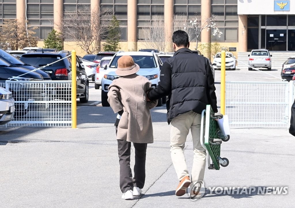 차량 급발진 인정 0건...입증 책임, 제조사로 넘어갈까