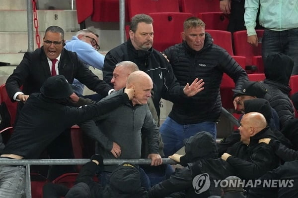 패배 격분한 축구 팬, 상대선수 가족 폭행 '만행'