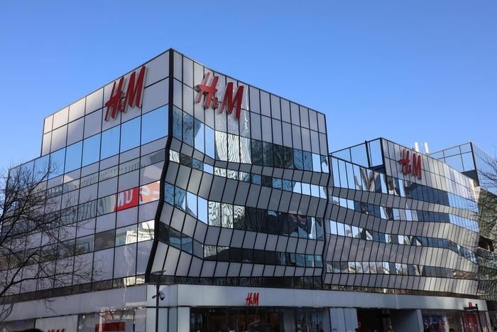 "H&M은 미국편"...中 불매에 매장 '줄폐업'