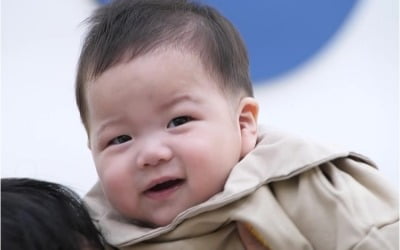 '홍현희子' 똥별이, 모히칸 머리까지 찰떡이라니…인생 첫 꽃단장에 활짝('슈돌')