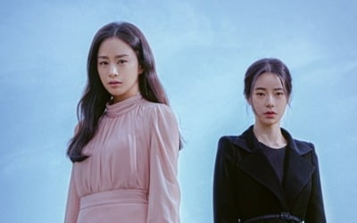 '스릴러 퀸 예고' 김태희·임지연, 아름다운 정원 위 음산한 얼굴('마당이 있는 집')