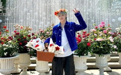 NCT 태용 "에버랜드 왔어요"…로즈데이 맞아 '605송이 장미' 선물