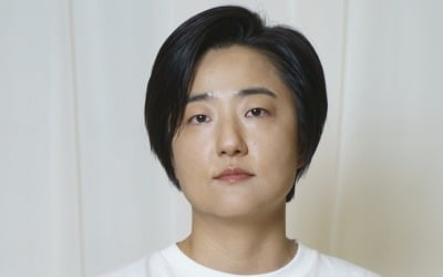 [공식] '우영우'·'증인' 작가 문지원, '데프 보이스'로 장편 영화 감독 데뷔