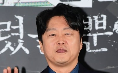 김희원, 장혜진·아이유에 이어 피해자 됐다…칸 영화제 황당 실수