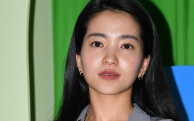 김태리, '재능기부'로 외국어 자막 제작자 구하다 뭇매→돌연 글 삭제 [TEN이슈]