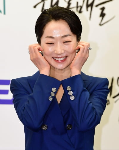 [TEN 포토] 우정원 '행복한 하트'