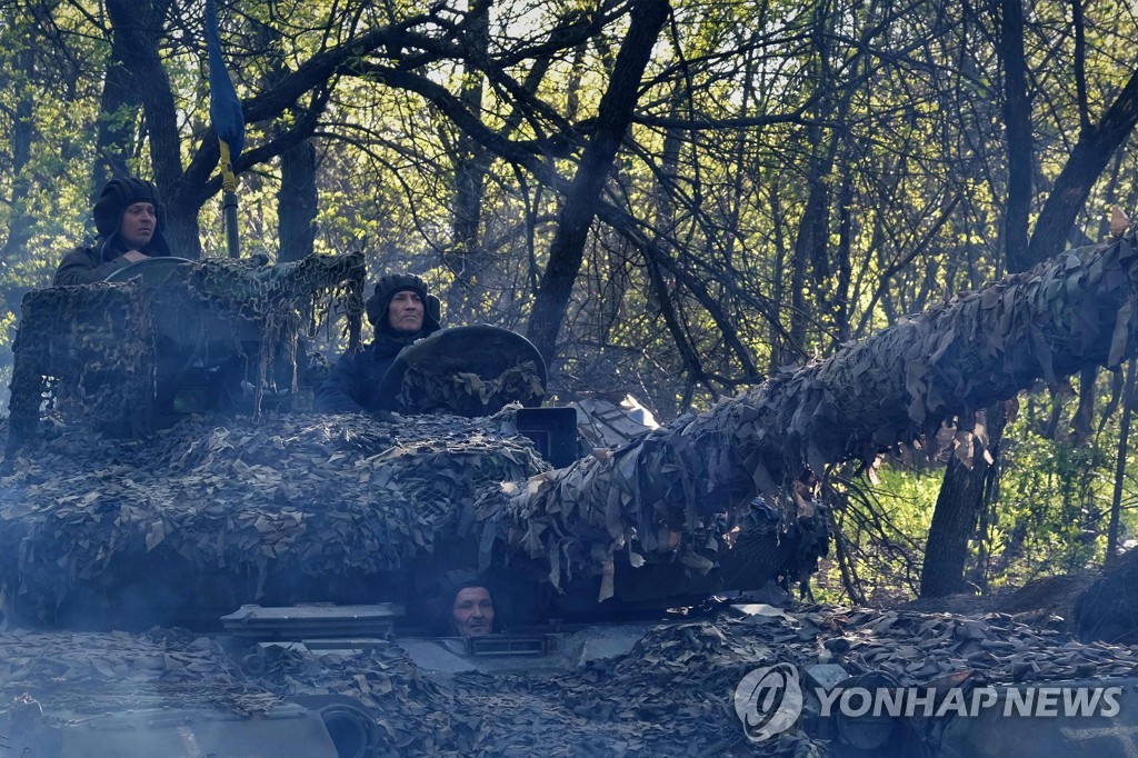 히틀러 발목도 잡은 '진흙탕 시즌' 끝…우크라 대반격 때가 왔다