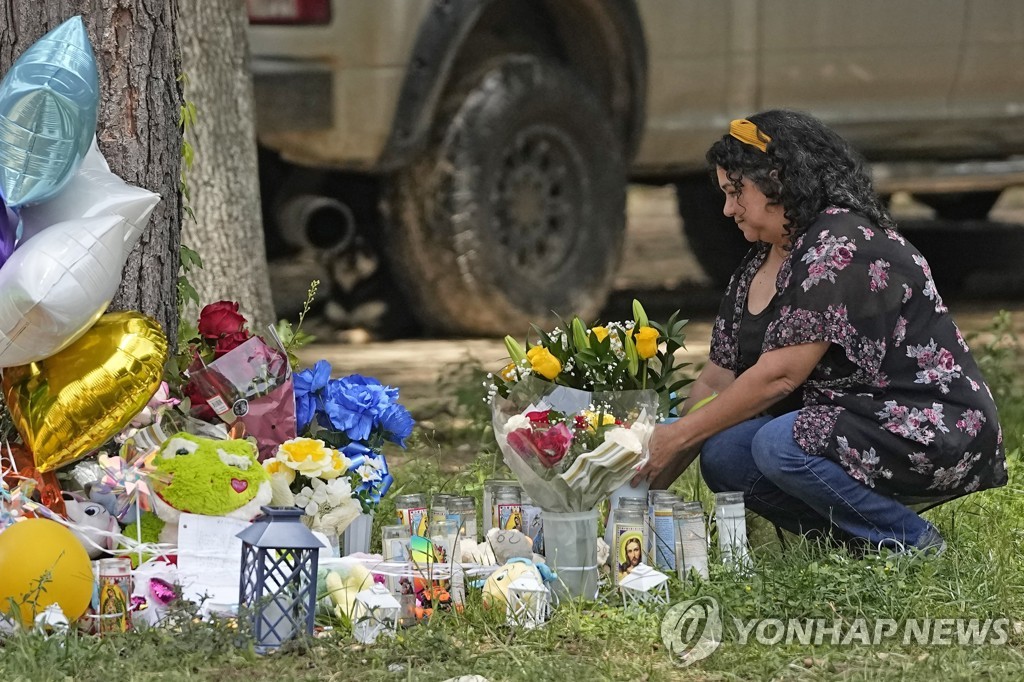 이웃 5명 살해 텍사스 총격범 체포…4차례 추방 전력 멕시코인(종합)