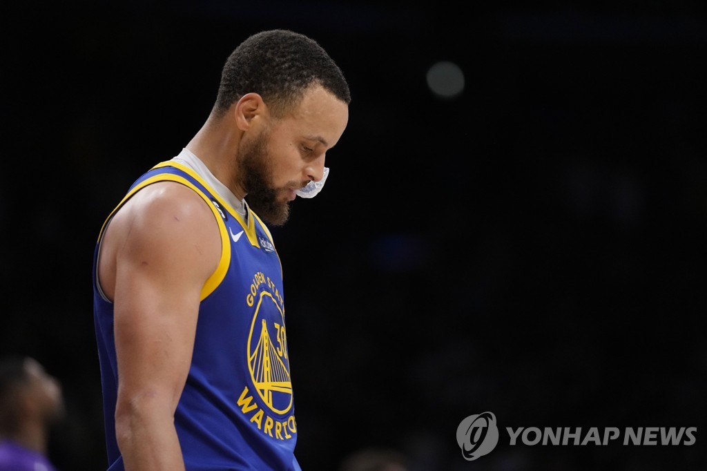 NBA 레이커스, 서부 결승으로…디펜딩 챔프 골든스테이트는 탈락