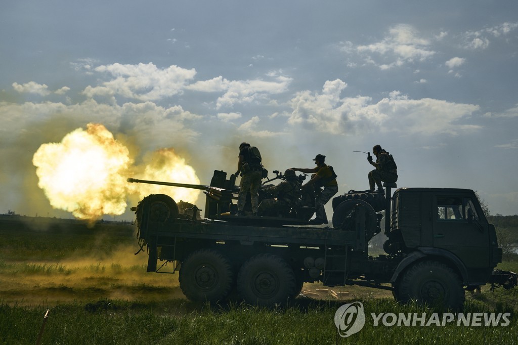 대반격 신호탄?…우크라 "격전지 바흐무트서 영토 일부 탈환"