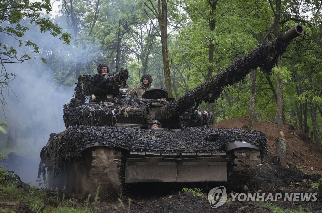 바흐무트 장악 러, 다음 행보는…"공세 멈추고 반격 대비"