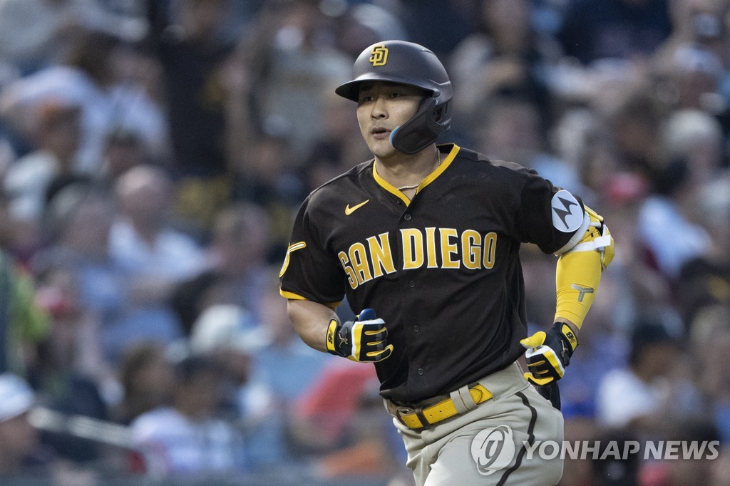 김하성, 시즌 5호 홈런포로 MLB 통산 100득점 완성(종합)