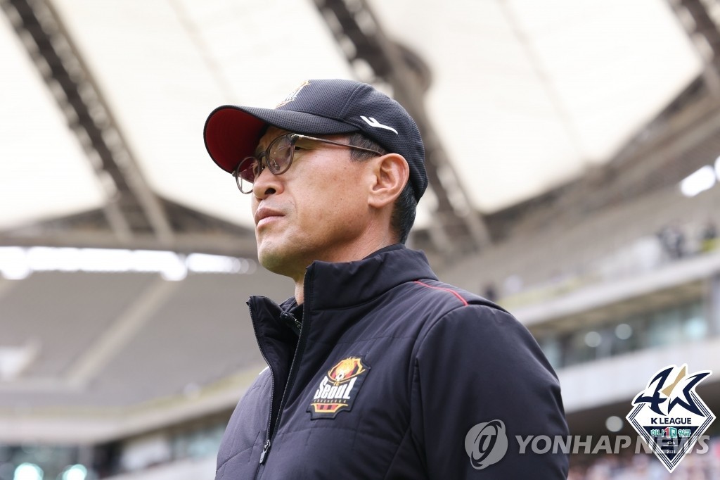 황의조와 '이별 가능성'에 서울 안익수 감독 "뜻 존중하지만…"
