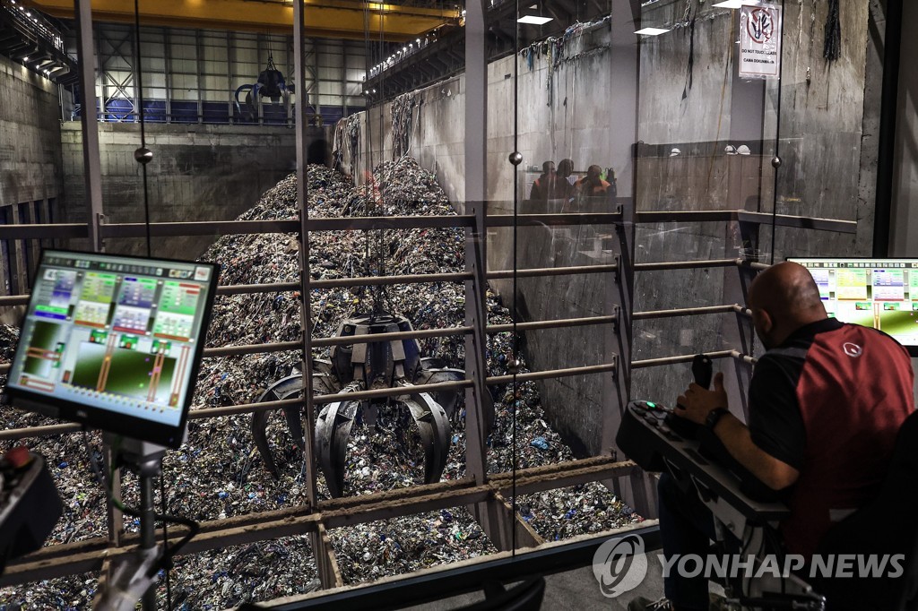 "플라스틱 재활용, 오히려 미세플라스틱 양산할 수도"