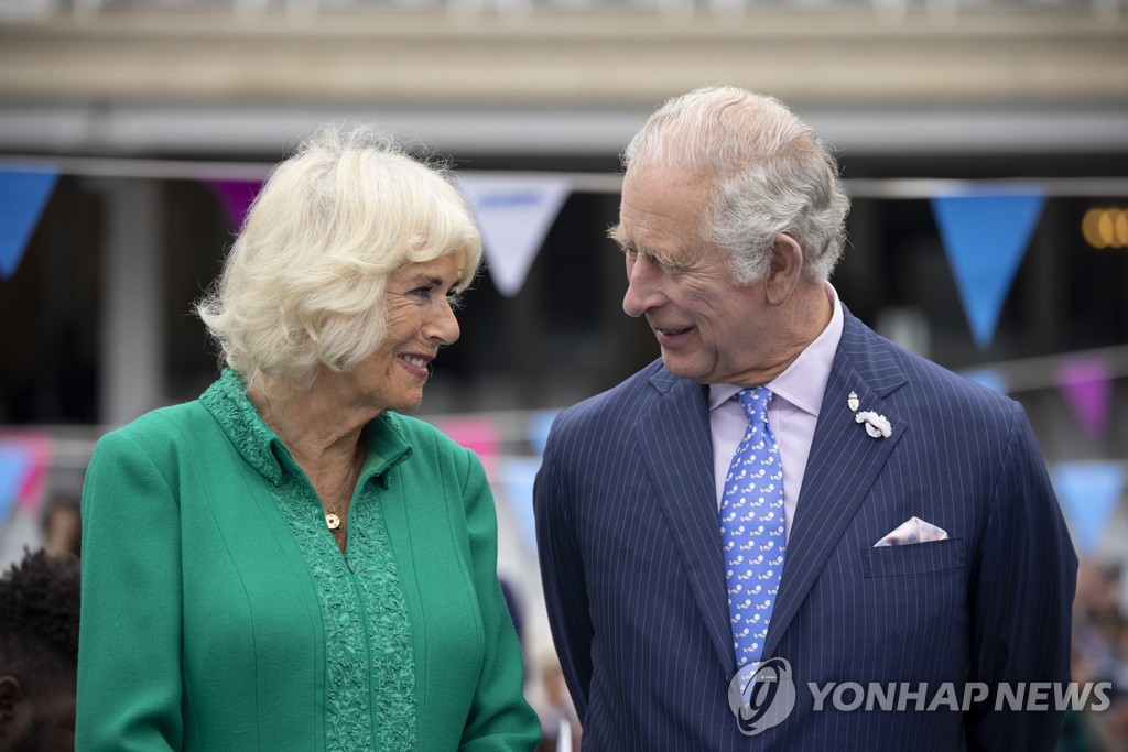 찰스3세 재산 최소 3조…왕실에 국가 지원 필요한가