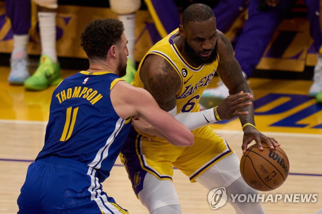 NBA 레이커스, 서부 결승으로…디펜딩 챔프 골든스테이트는 탈락