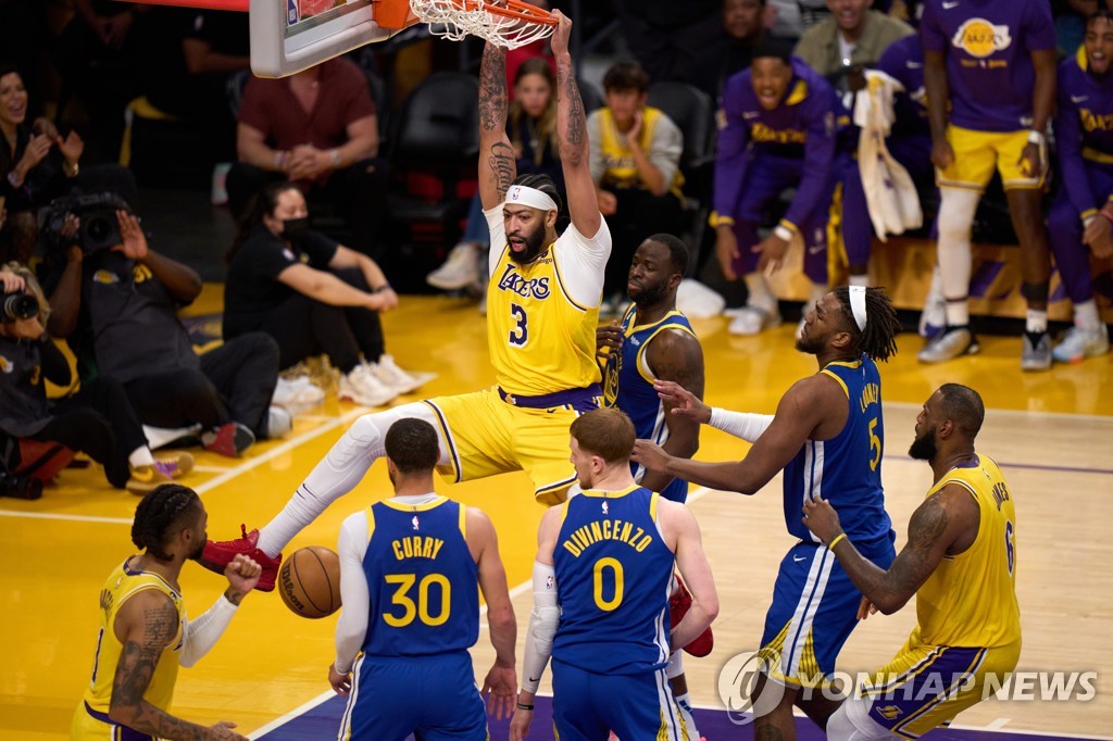 NBA 레이커스, 서부 결승으로…디펜딩 챔프 골든스테이트는 탈락