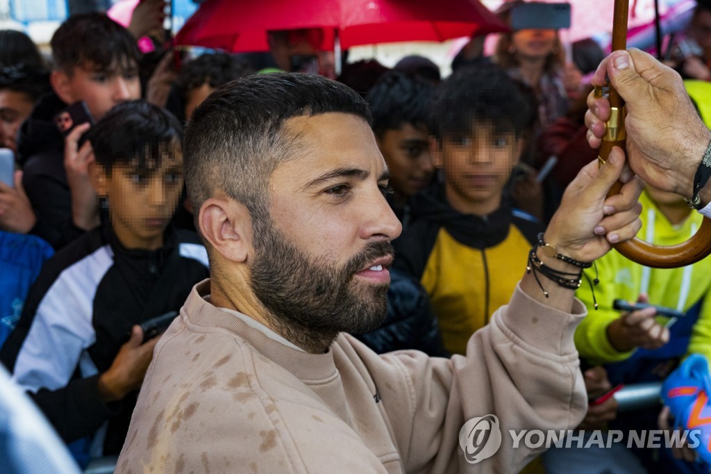 부스케츠 이어 알바도…바르셀로나, '황금기' 선수들과 작별