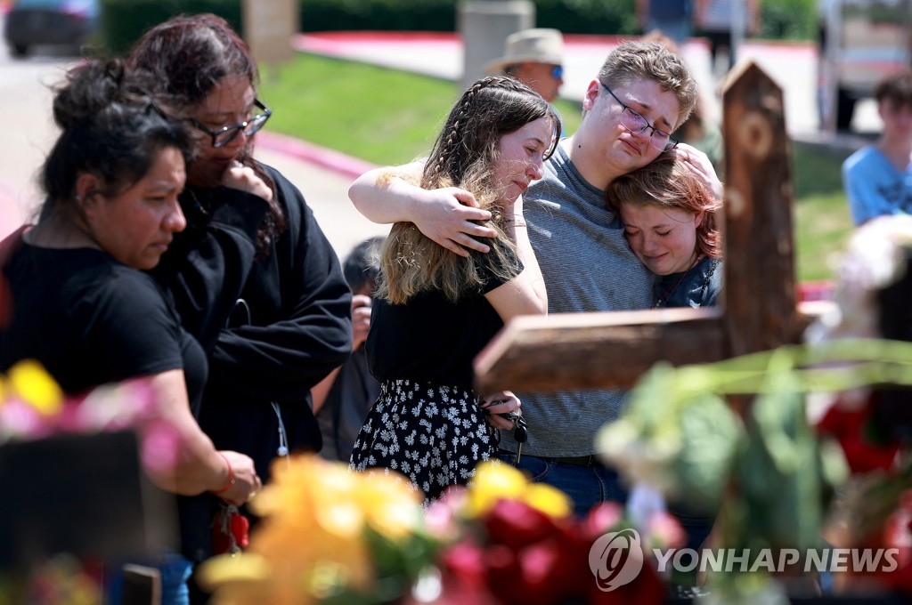 '美 총기참변' 한인 가족 안타까운 사연…"아이 옷 바꾸려다"(종합2보)