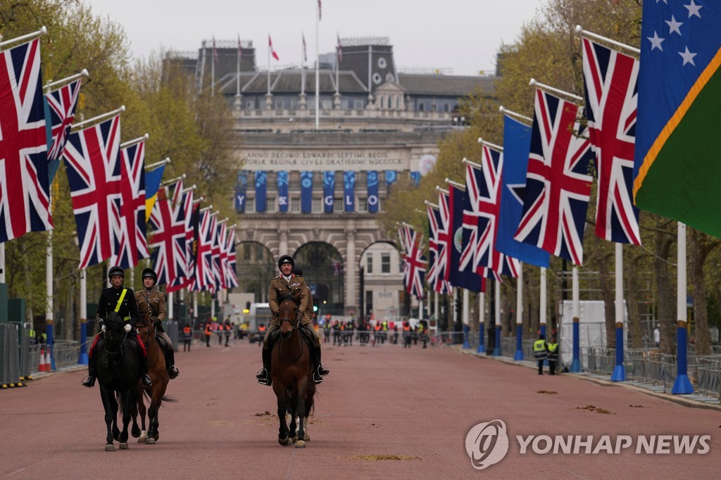 英 대관식 국가 원수 100명 참석…러·이란 등 초청 제외