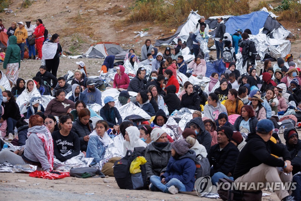 즉각 추방 폐지 임박에 미국行 이민자 급증…美 "국경개방 아냐"(종합)