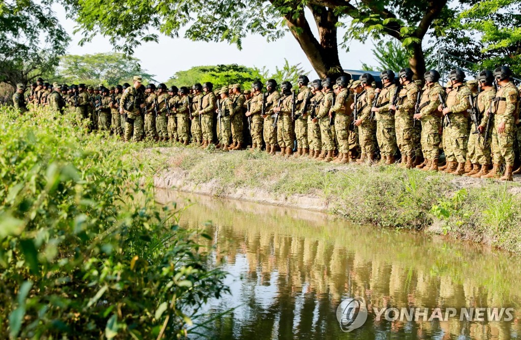 '갱단과 전쟁' 엘살바도르, 경찰 살해범 색출에 군경 5천명 투입