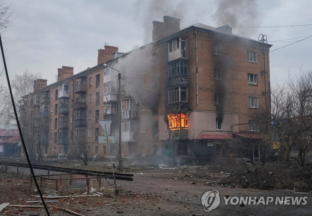 우크라, 바흐무트 함락 재차 부인…"도시 측면 따라 일부 포위"