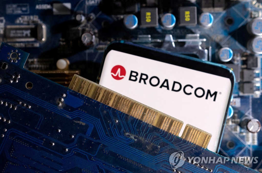 애플, 브로드컴과 수십억달러 계약…'미국산' 5G 부품 공급