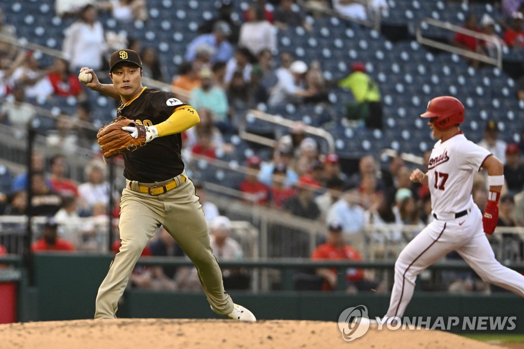 김하성, 시즌 5호 홈런포로 MLB 통산 100득점 완성(종합)