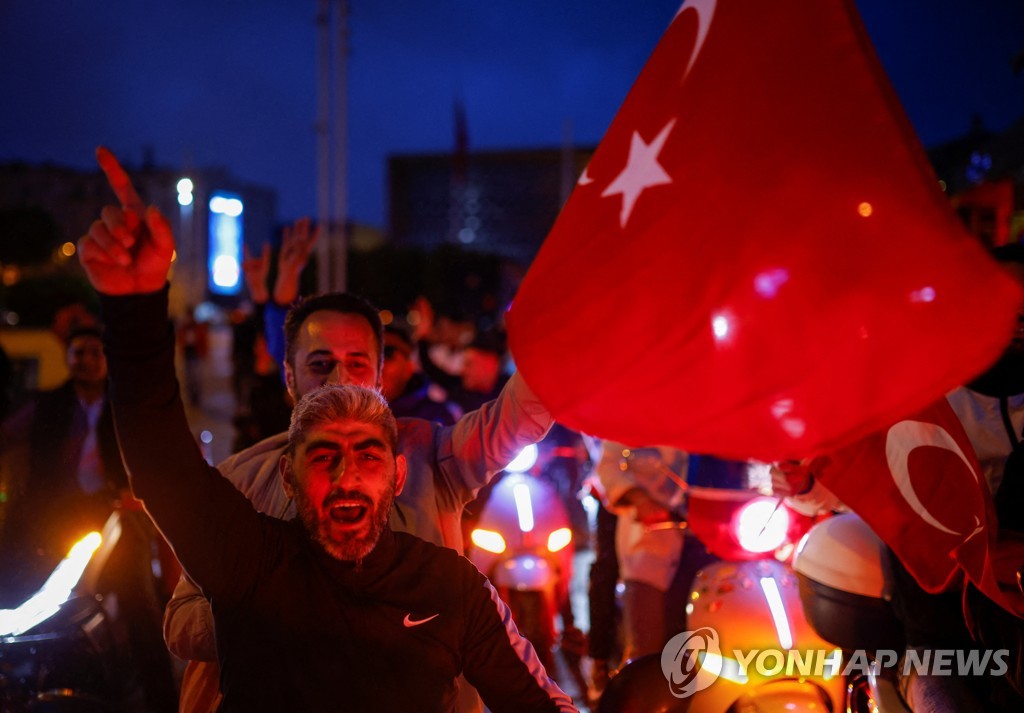 에르도안, 재선성공으로 종신집권 길 열어…"튀르키예의 승리"(종합2보)
