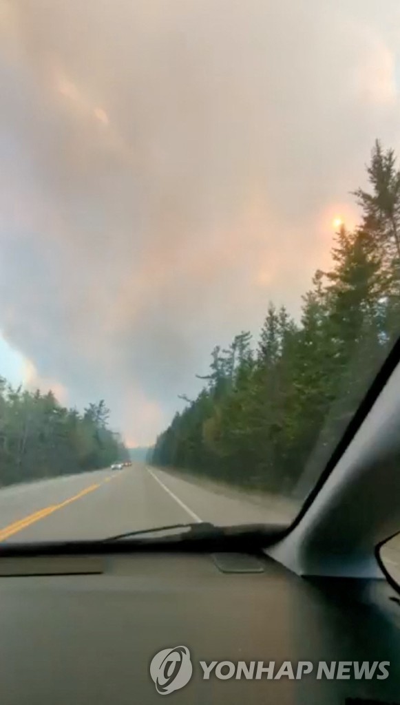 캐나다 동부에도 산불 확산…수천가구에 대피 명령