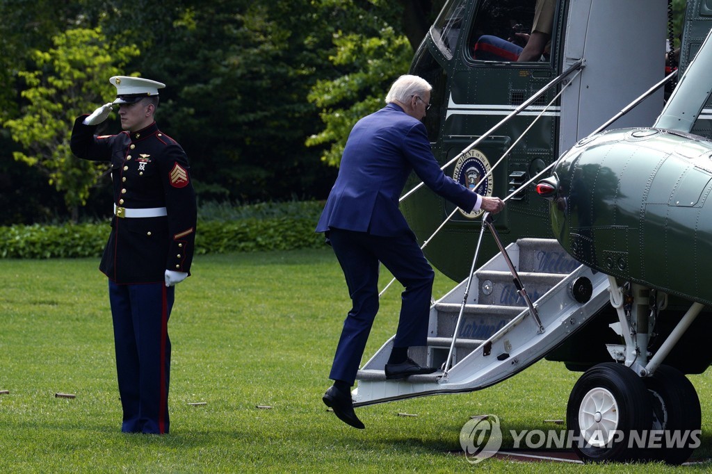 갑작스런 바이든 호주행 취소에 3천만원씩 물게된 백악관 기자들