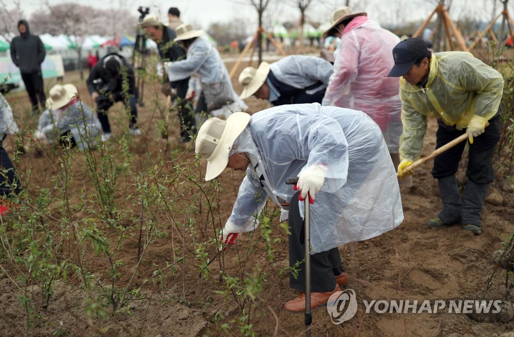 4년 만에 재일도민회 향토식수단 경남 방문…도, 환영행사