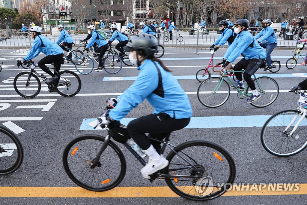 일요일 오전 서울 도심서 '자전거 대행진'…6천여명 참가