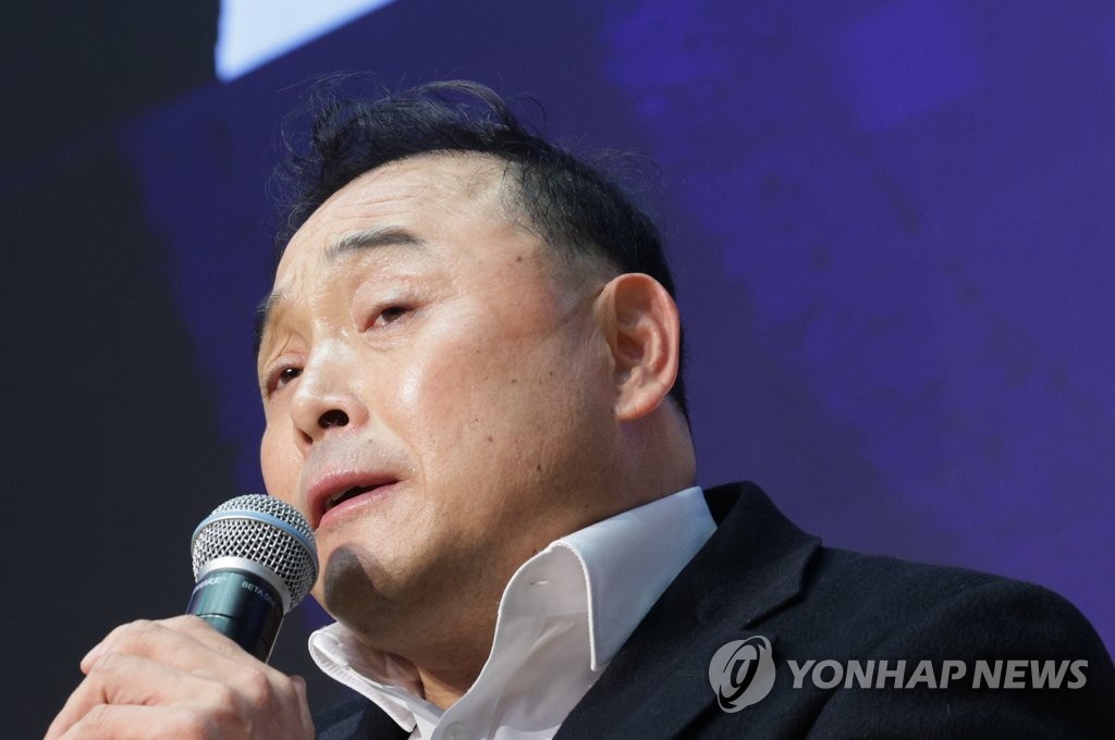 '국민 마라토너' 봉주르원주봉사단 상품권 1천만원 기부