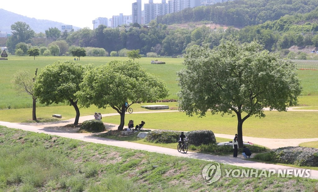 오늘 전국 맑고 낮 기온 20도 이상…오전 미세먼지 주의