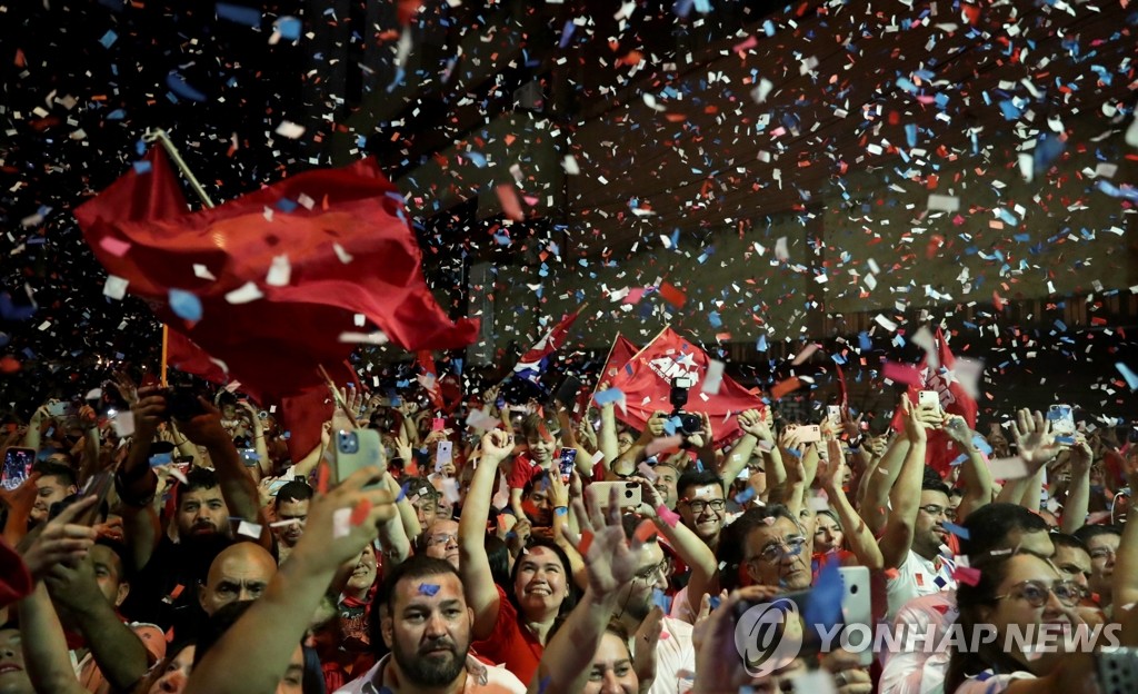 [르포] 파라과이 유권자들, 71년 집권당에 "미워도 다시 한번"