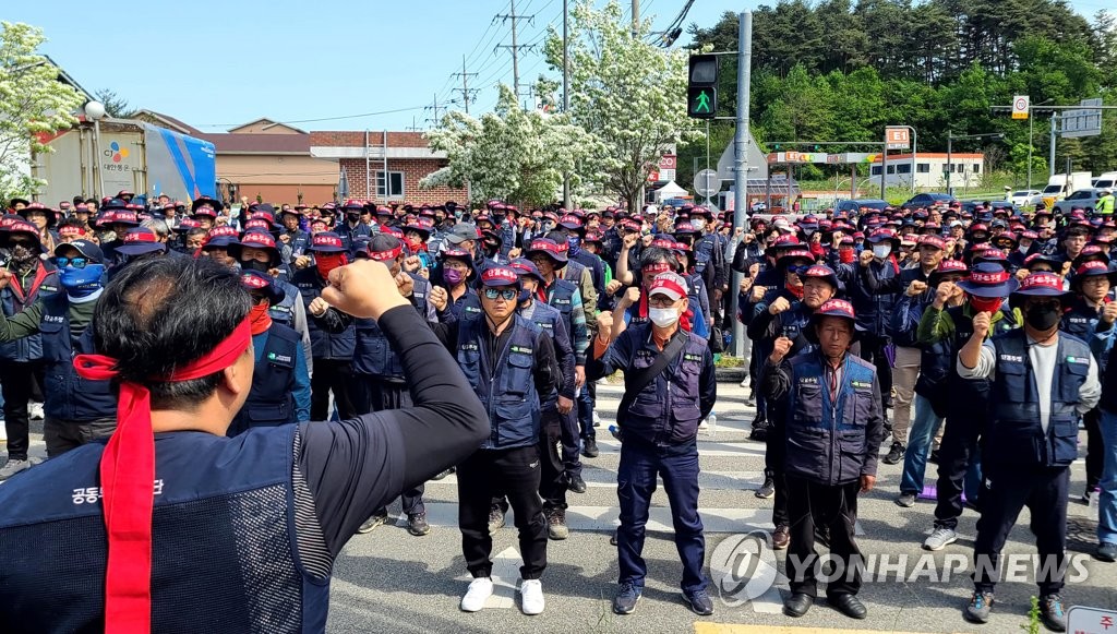 건설노조 강원지부 간부 3명 구속영장 기각…분신 간부 위독(종합2보)