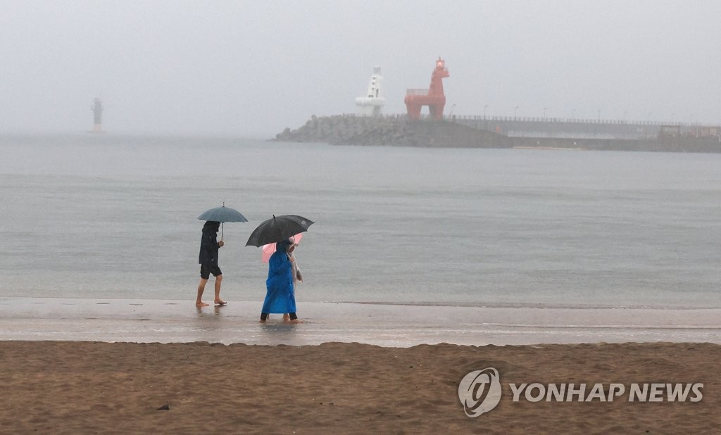 [내일날씨] 중부 가끔 구름…남부·제주 비