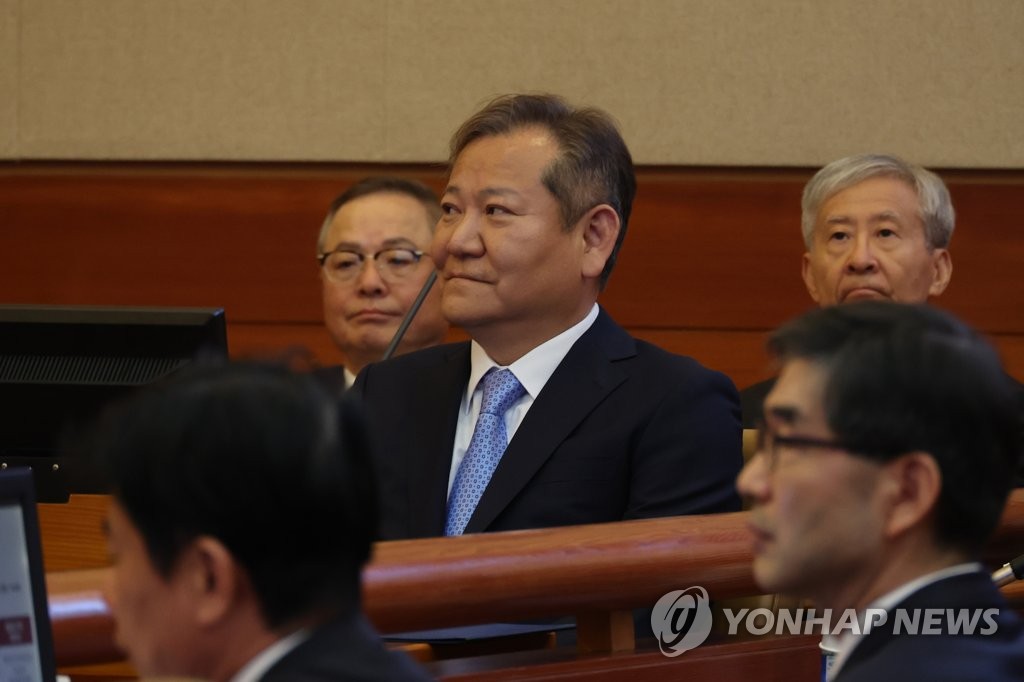이상민측 "이태원 참사 예측한 사람 있나"…책임론 부정