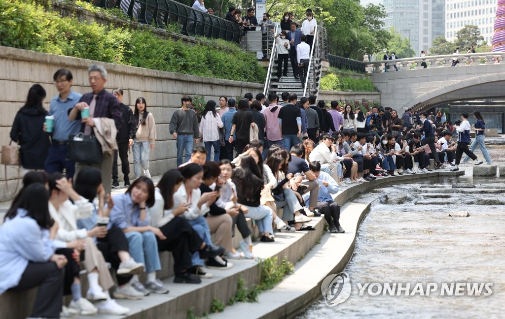 [1보] 신규확진 2만3680명…1주 전보다 약 2천 명 늘어